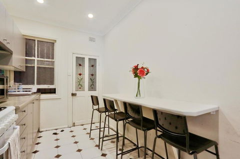 Affordable 3 Bedroom House Darlinghurst With 2 E-Bikes Included - Kawana Tourism 3