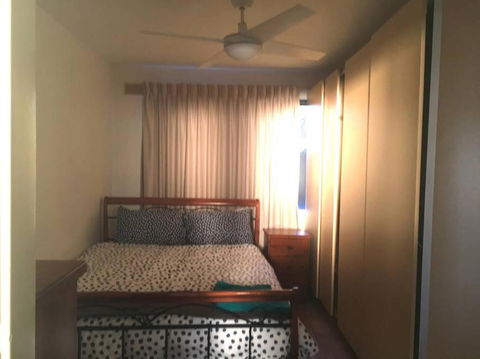 Affordable Apartment Close To City And Beaches - Kawana Tourism 1