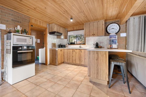 Affordable GEM In The Heart Of Inverloch - Kawana Tourism 2