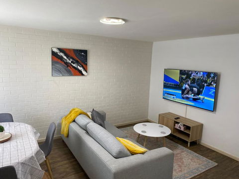 Affordable Inglewood Apartment+Pool - Kawana Tourism 0