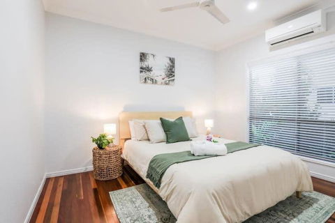 Agnes Bliss - Stunning, Centrally Located Four-Bedroom Beach House - Kawana Tourism 3