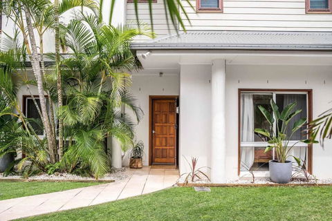 A Perfect Stay - Baby Blue - Kawana Tourism 0