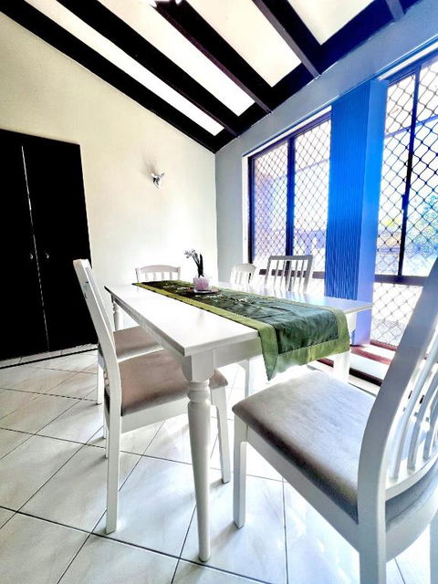 Affordable Beautiful Queen Bedroom Near City Swan River Fremantle University - Kawana Tourism 4