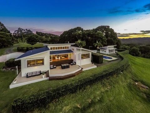 A Perfect Stay - Byrons Brae - Kawana Tourism 1