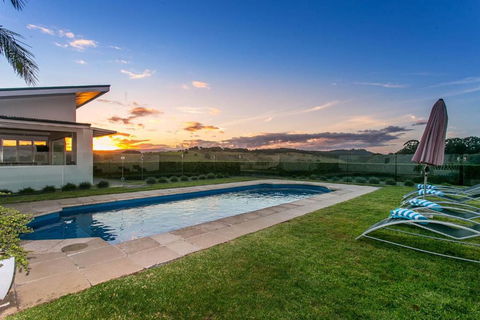 A Perfect Stay - Byrons Brae - Kawana Tourism 0