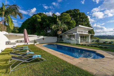 A Perfect Stay - Byrons Brae - Kawana Tourism 3