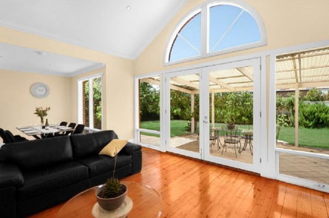 Adelaide Style Accommodation - City To Beach - Free WIFI - Free 3 Car Parking - Great Location - Kawana Tourism 0