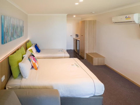 A1 Motels And Apartments Port Fairy - Kawana Tourism 3