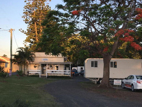 AAOK Riverdale Caravan Park - Kawana Tourism 1