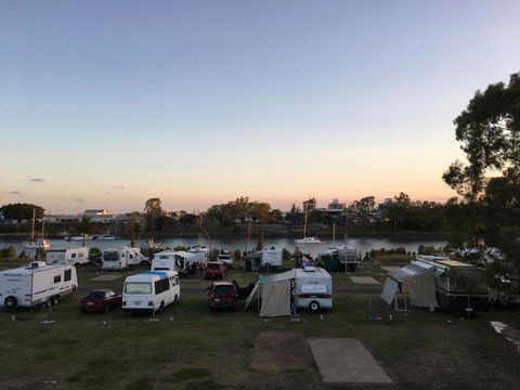 AAOK Riverdale Caravan Park - Kawana Tourism 4