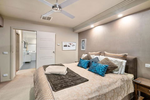 About Time Retreats- Studio Seven - Kawana Tourism 1
