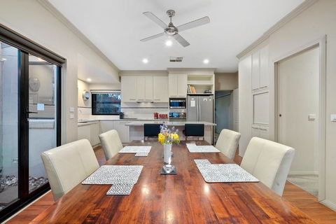 About Time Retreats- Studio Seven - Kawana Tourism 3