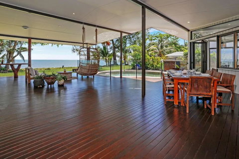 Absolute Beachfront House With Private Pool - Kawana Tourism 2