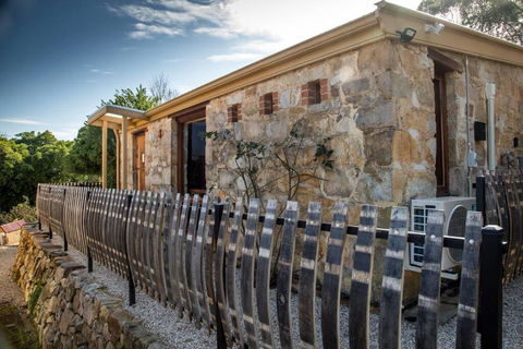 A Romantic Uraidla Studio - Kawana Tourism 0