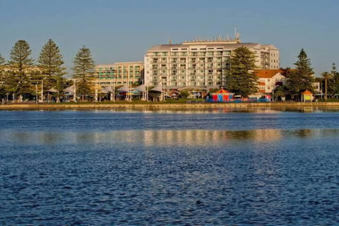 A-The Entrance Private Water Front 1 Bedroom Appartment At The Oaks - Kawana Tourism 1