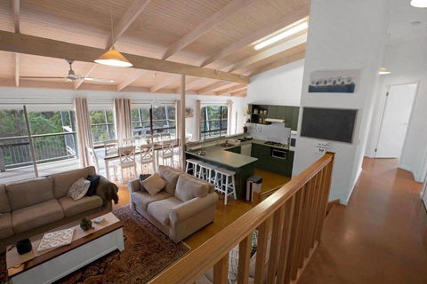 A Wood Haven - Kawana Tourism 4