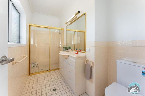 Aircabin - Gorokan - Comfy - 4 Beds Holiday House - Kawana Tourism 2