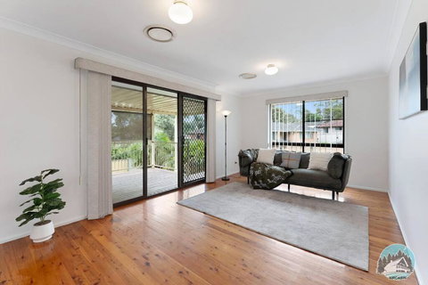 Aircabin - Marayong - Convenient - 3 Beds House - Kawana Tourism 1