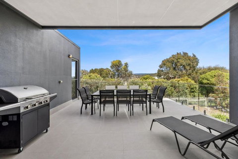 Aireys Sunset Beach House - Kawana Tourism 1