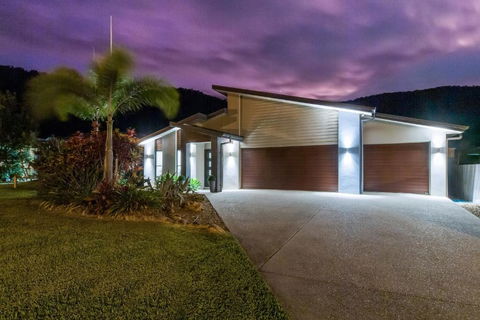 Airlie Beach Home - Kawana Tourism 2