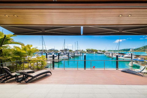 Airlie Beach Marina-Front Luxury At 10 The Cove - Kawana Tourism 1