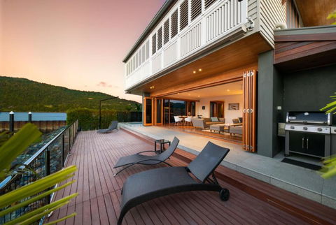 Airlie Beach Marina-Front Luxury At 10 The Cove - Kawana Tourism 3