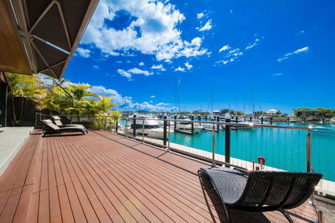 Airlie Beach Marina-Front Luxury At 10 The Cove - Kawana Tourism 4