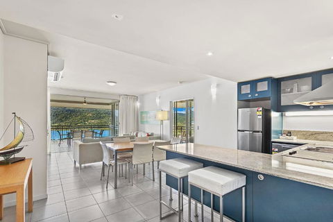 Airlie Beach Ocean Views & Resort Living @ 231 - Kawana Tourism 4