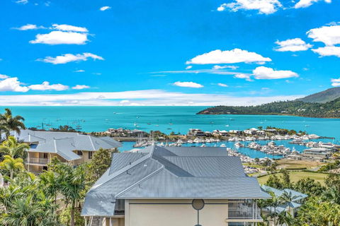 Airlie Beach Ocean Views & Resort Living @ 231 - Kawana Tourism 3