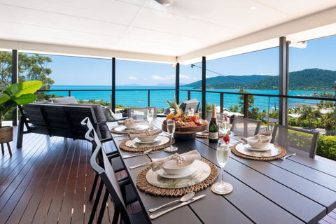 Airlie Oasis - Kawana Tourism 0