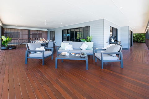 Airlie Oasis - Kawana Tourism 3