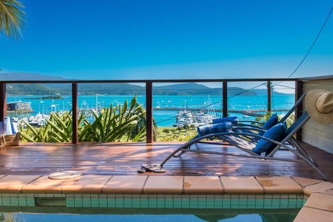 Airlie Sea-Clusion - Kawana Tourism 1