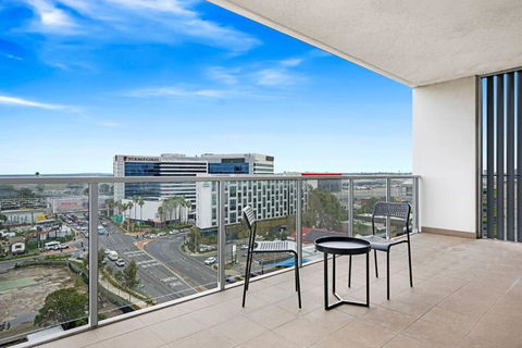 Airport And Waterview Retreat - Kawana Tourism 4