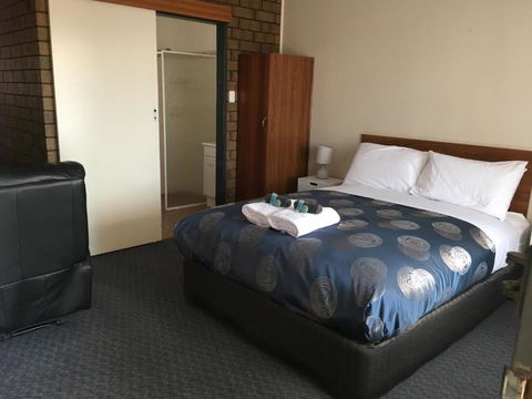 Airport Whyalla Motel - Kawana Tourism 1
