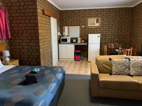 Airport Whyalla Motel - Kawana Tourism 4