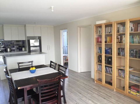 Airy Beach Escape In Ventnor - Kawana Tourism 3