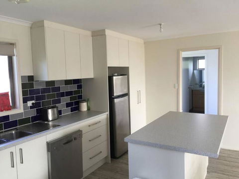 Airy Beach Escape In Ventnor - Kawana Tourism 4