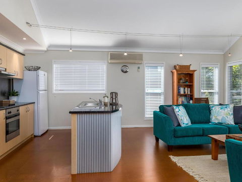 Akarana Beach House By Jervis Bay Rentals - Kawana Tourism 4