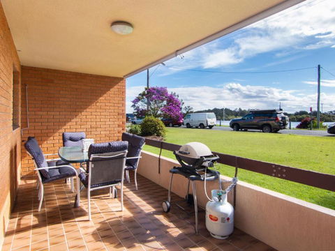 Akuna 3 Ground Floor Opposite Wallis Lake - Kawana Tourism 2