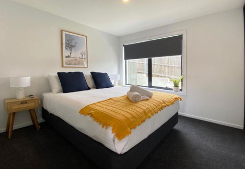 Albatross Rise - Modern Family Home - Kawana Tourism 0