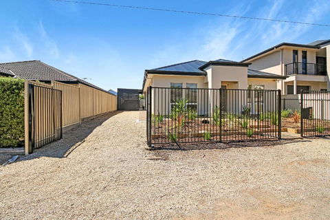 Aldinga Beach Experience - C21 SouthCoast Holidays - Kawana Tourism 3