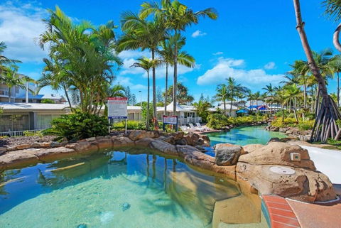 Alex Heads Beachfront Resort 2 Bedroom Apartment - Kawana Tourism 0