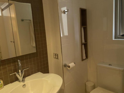 Alex Beachfront 3 Brm Apartment - 9th Floor - Kawana Tourism 2