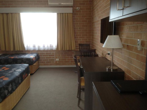 Alexander The Great Motel - Kawana Tourism 4