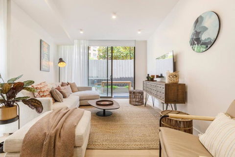 Alexandra Elegance - Riverside Living In Style - Kawana Tourism 0