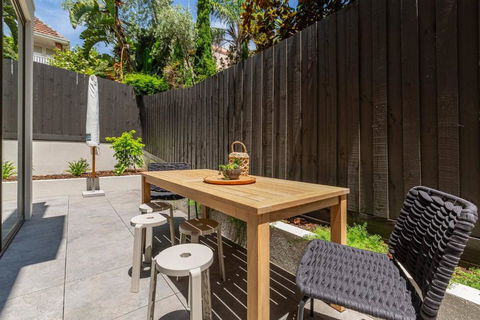 Alexandra Elegance - Riverside Living In Style - Kawana Tourism 1