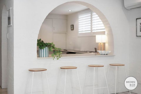 Alice Bayona 7 - Little Cove - Kawana Tourism 1