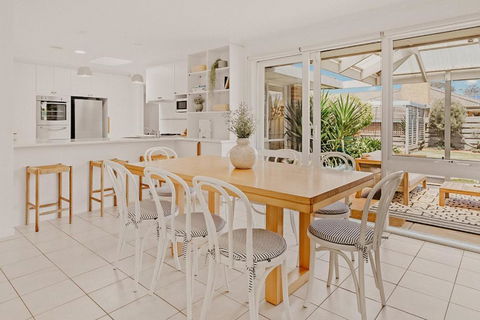 Alkira - Kawana Tourism 1