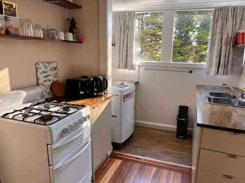 Alkira Cottage - Cozy, Comfortable, And Convenient - Kawana Tourism 1