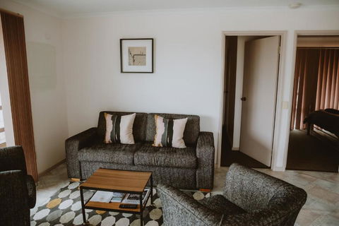 Alkoomi Chalets - Kawana Tourism 2
